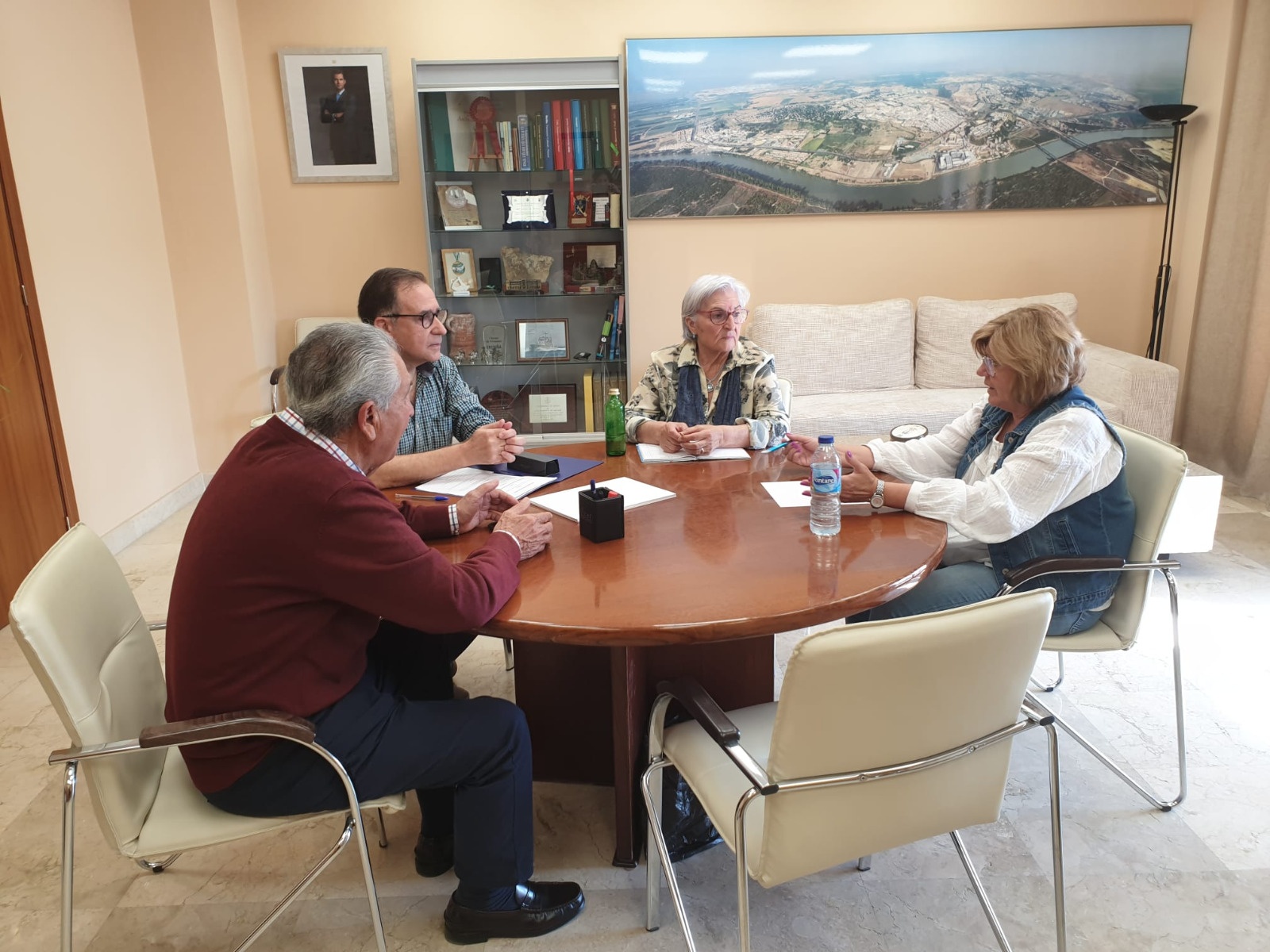 reunion alcaldesa vecinos mayores gelves