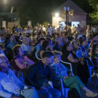 presentacion disco cañuelo alcaldesa publico